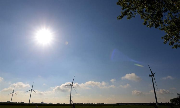 Windmolens in volle zon Windmolens in volle zon
