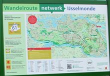Wandelroutebord-close-up-