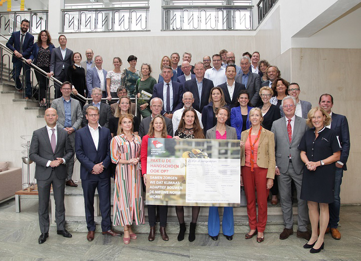 Afbeelding bij klimaatadaptief bouwen - groepsfoto Lansingerland Afbeelding bij klimaatadaptief bouwen - groepsfoto Lansingerland