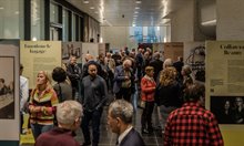 28 november 2022 - Foto expositie Helmen Vol Verhalen op het provinciehuis