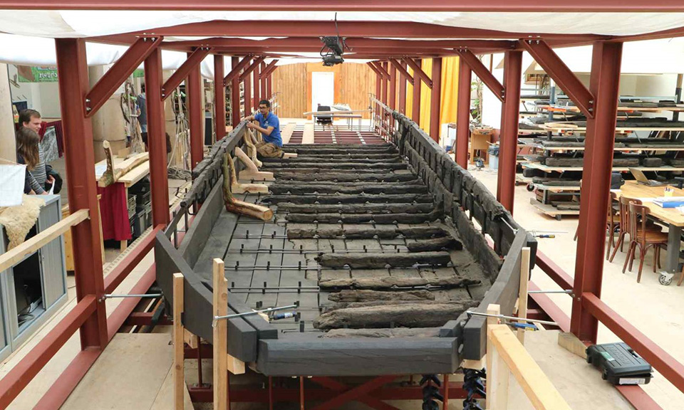 Zwammerdamschepen op weg naar Romeinse Scheepswerf Archeon